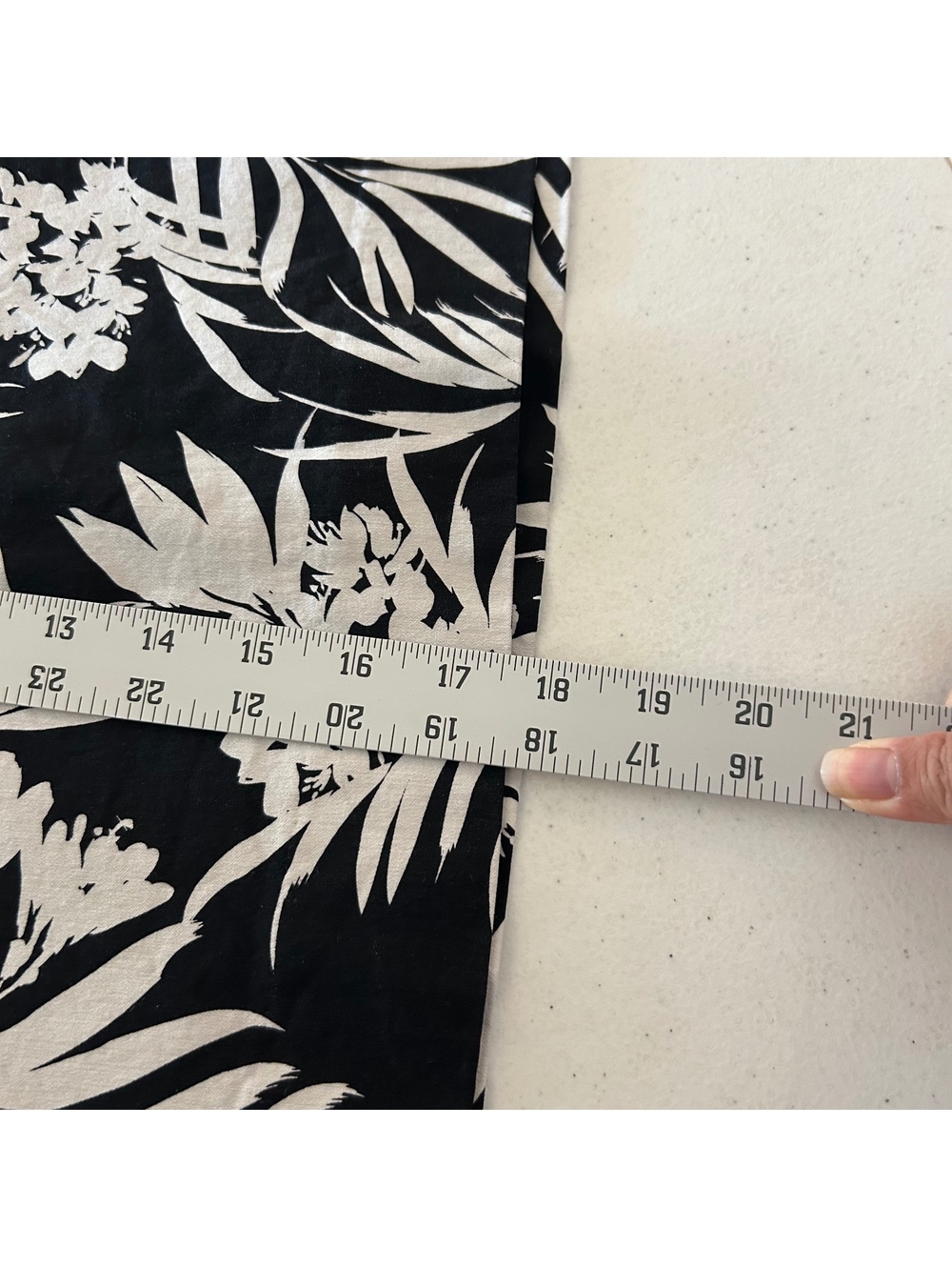 S.C. & CO. Womens Black White Floral Print Tummy Control Skort Medium Activewear - Picture 8 of 9